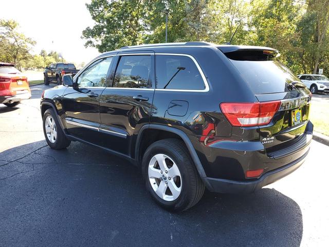 Photo of 2013 Brilliant Black Crystal Pearlcoat Jeep Grand Cherokee