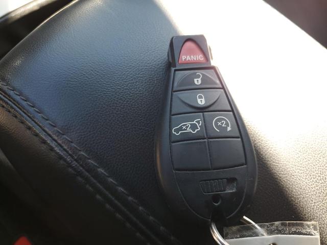 Photo of 2013 Brilliant Black Crystal Pearlcoat Jeep Grand Cherokee