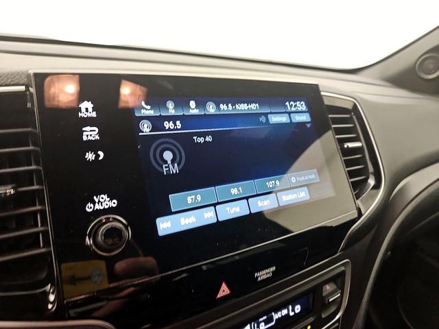 Photo of 2022 Black Honda Pilot