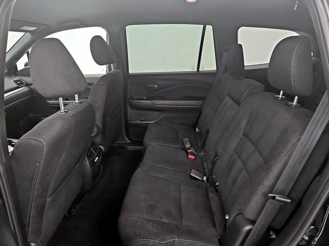 Photo of 2022 Black Honda Pilot