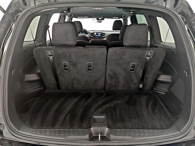 Photo of 2022 Black Honda Pilot