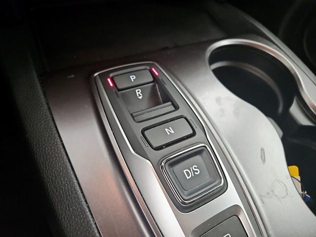 Photo of 2022 Black Honda Pilot
