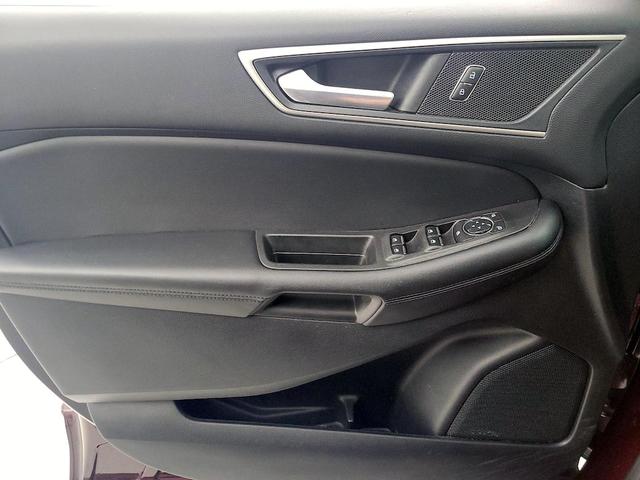 Photo of 2022 Burgundy Ford Edge