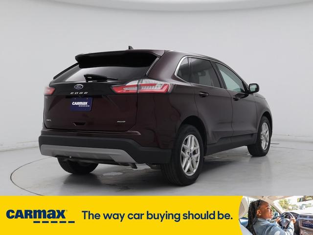 Photo of 2022 Burgundy Ford Edge