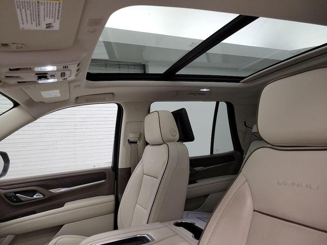 Photo of 2021 Blue GMC Yukon