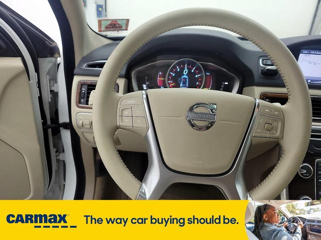 Photo of 2015 White Volvo XC70