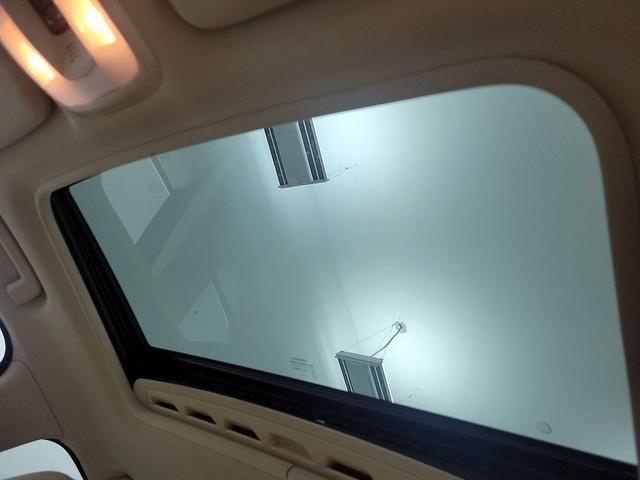 Photo of 2015 White Volvo XC70