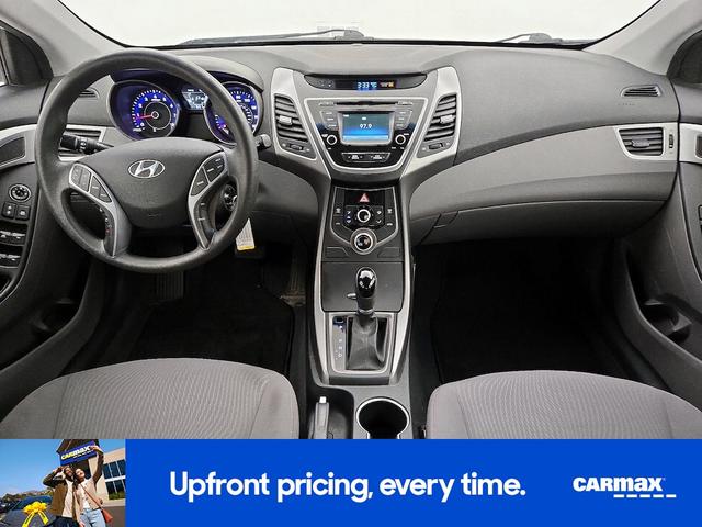 Photo of 2016 White Hyundai ELANTRA