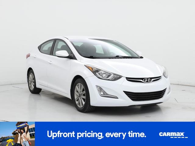 Photo of 2016 White Hyundai ELANTRA