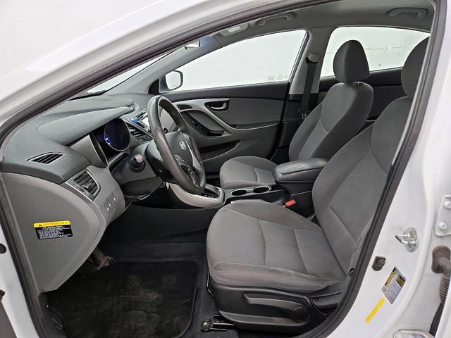 Photo of 2016 White Hyundai ELANTRA