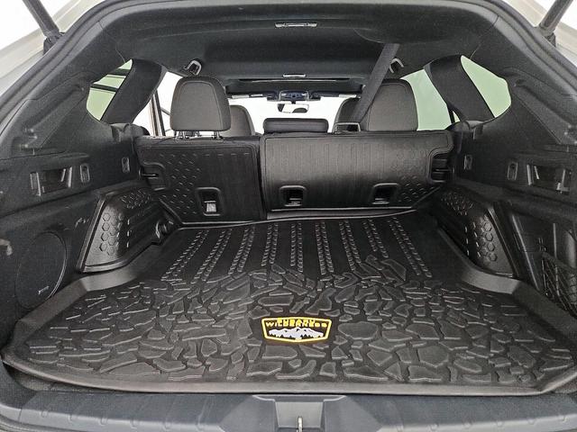 Photo of 2024 White Subaru Outback