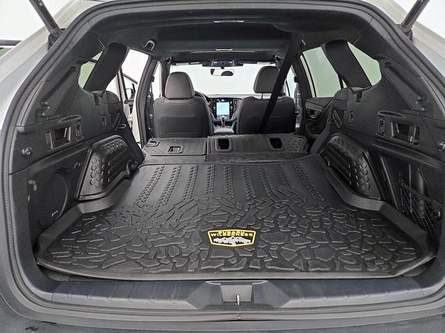 Photo of 2024 White Subaru Outback