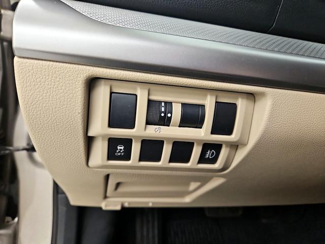 Photo of 2018 Tan Subaru Outback