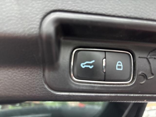 Photo of 2021 Black Ford Explorer