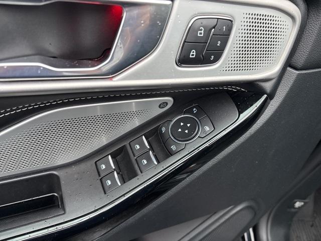 Photo of 2021 Black Ford Explorer