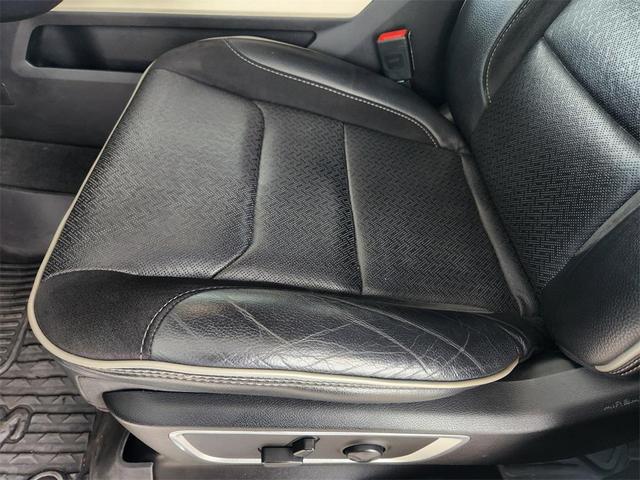 Photo of 2022 Ivory White Tri-Coat Pearlcoat RAM 1500