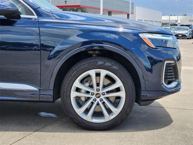 Photo of 2025 Blue Metallic Audi Q7
