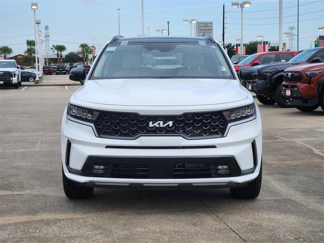 Photo of 2023 Glacial White Pearl Kia Sorento