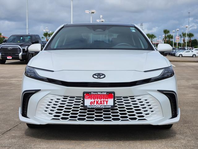 Photo of 2025 Pearl Toyota Camry