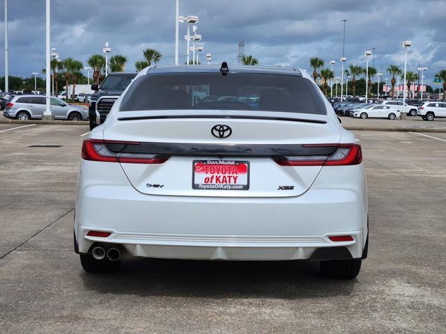 Photo of 2025 Pearl Toyota Camry