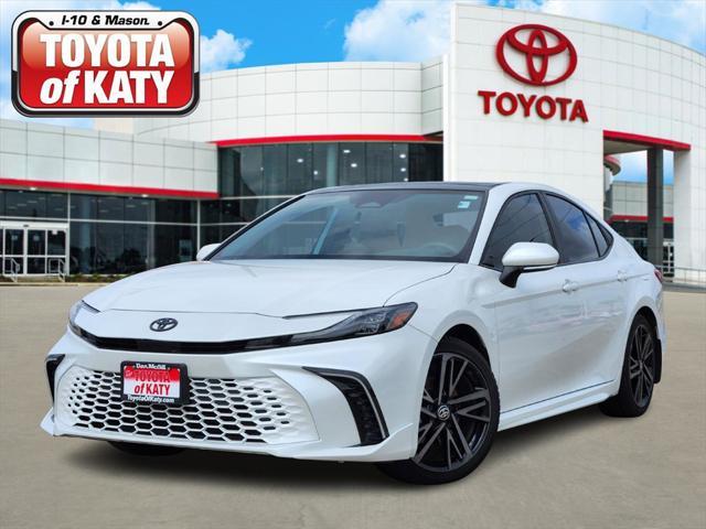 Photo of 2025 Pearl Toyota Camry