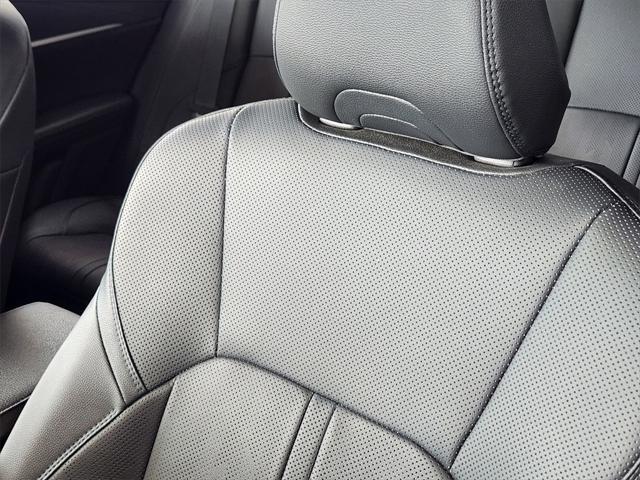Photo of 2025 Pearl Toyota Camry