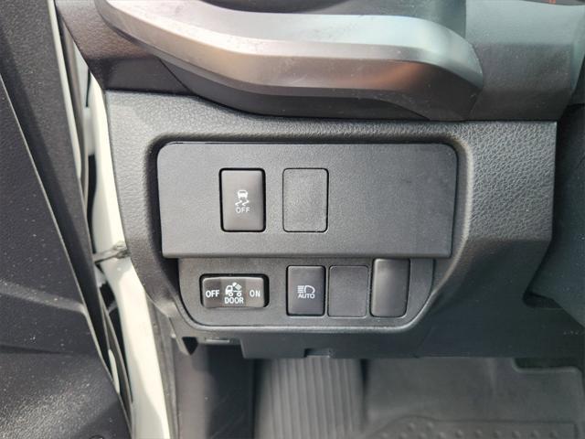 Photo of 2023 White Toyota Tacoma