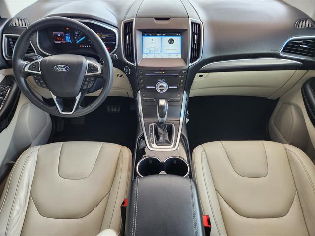 Photo of 2017 Ruby Red Metallic Ford Edge