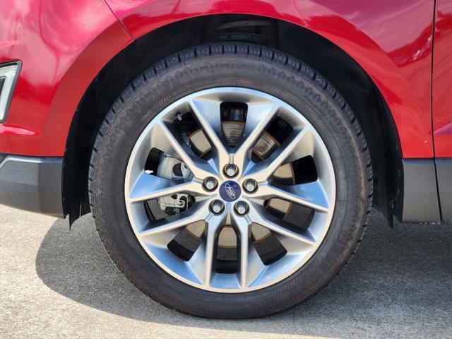 Photo of 2017 Ruby Red Metallic Ford Edge