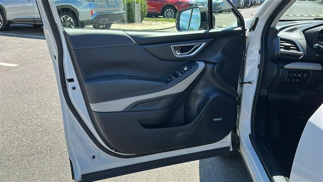 Photo of 2024 Crystal White Pearl Subaru Forester