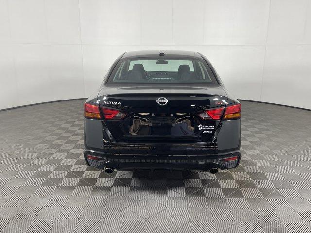 Photo of 2025 Super Black Nissan Altima