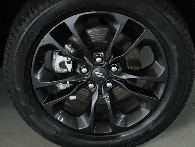 Photo of 2022 Octane Red Pearlcoat Dodge Durango