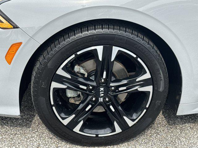 Photo of 2021 Wolf Gray Kia K5