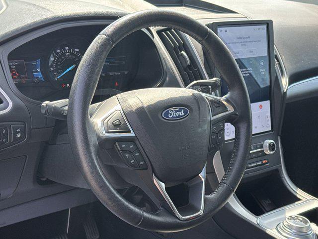 Photo of 2022 Forged Green Metallic Ford Edge