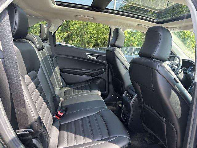 Photo of 2022 Forged Green Metallic Ford Edge