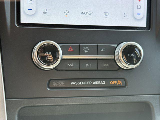 Photo of 2022 Forged Green Metallic Ford Edge