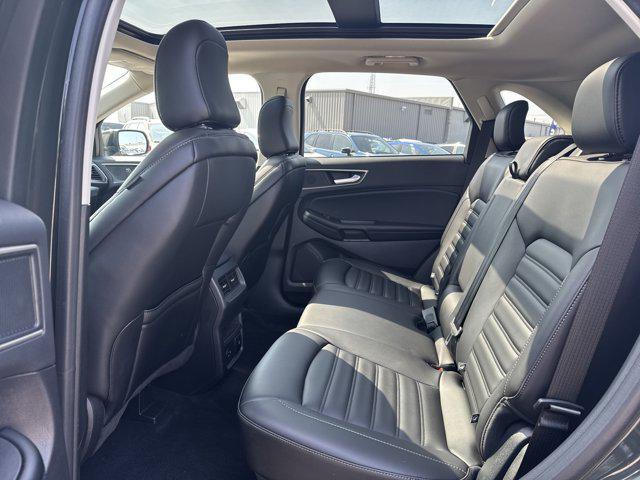 Photo of 2022 Forged Green Metallic Ford Edge