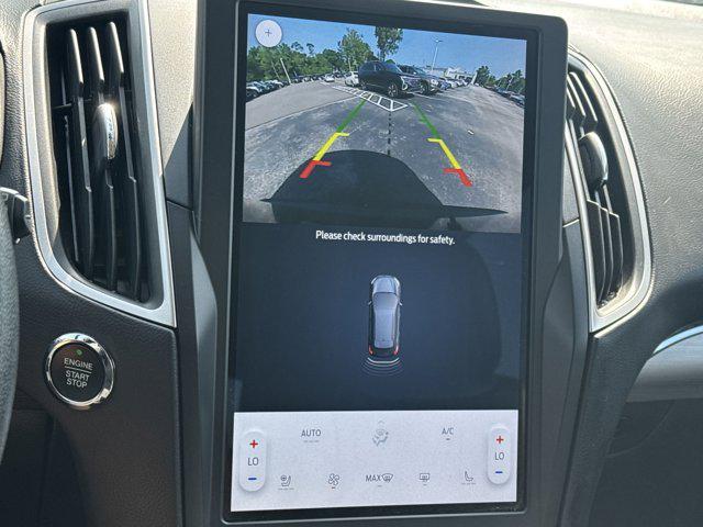 Photo of 2022 Forged Green Metallic Ford Edge