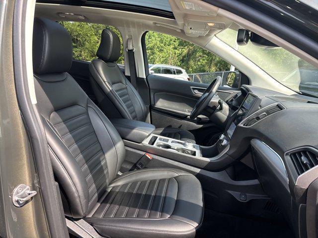 Photo of 2022 Forged Green Metallic Ford Edge