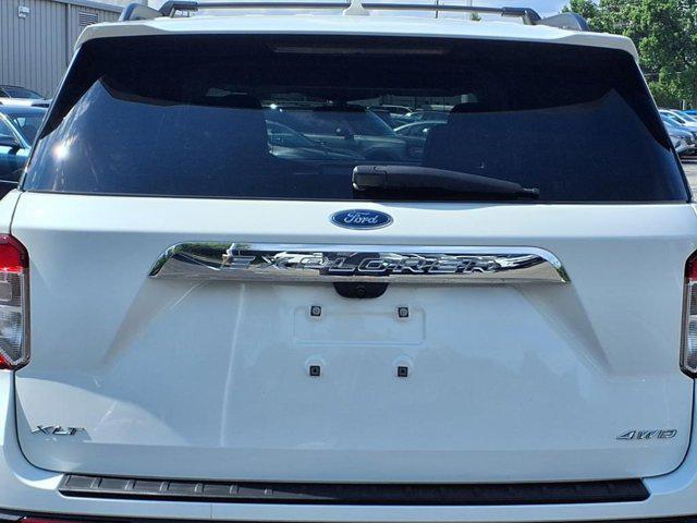 Photo of 2022 White Ford Explorer