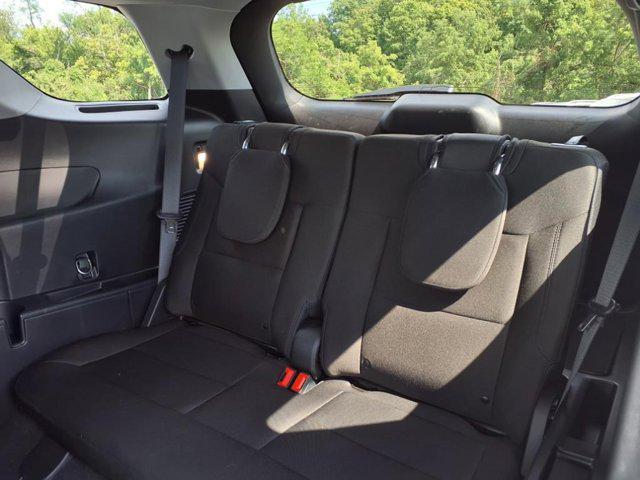 Photo of 2022 White Ford Explorer