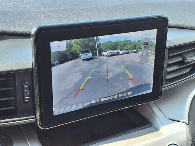 Photo of 2022 White Ford Explorer