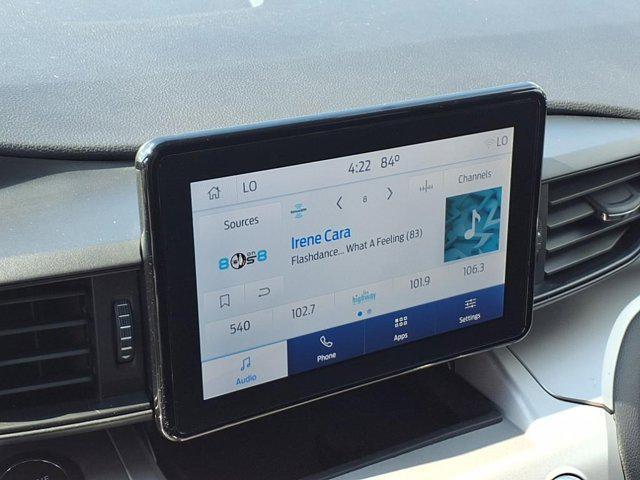 Photo of 2022 White Ford Explorer