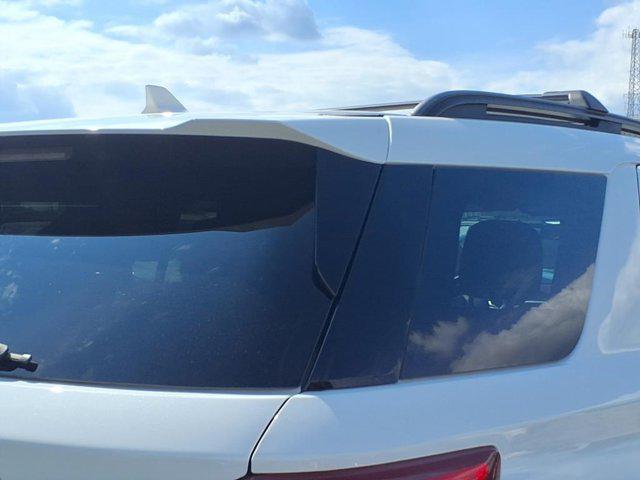 Photo of 2022 White Ford Explorer