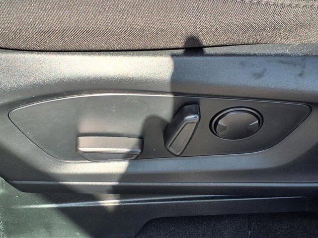 Photo of 2022 White Ford Explorer