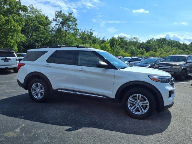 Photo of 2022 White Ford Explorer