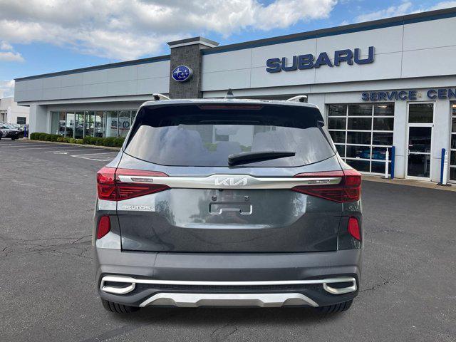 Photo of 2023 Gravity Gray Kia Seltos