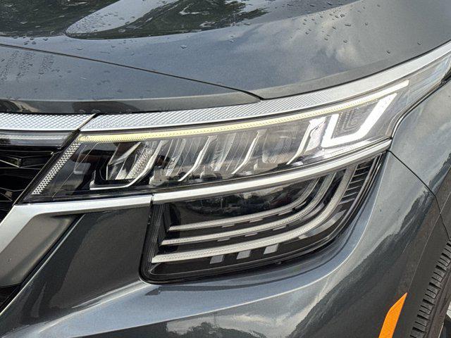 Photo of 2023 Gravity Gray Kia Seltos