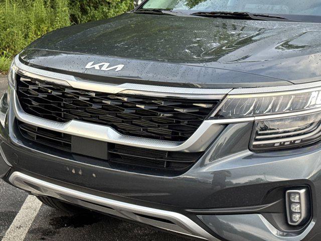Photo of 2023 Gravity Gray Kia Seltos