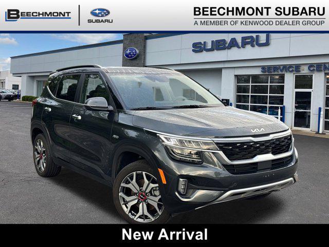 Photo of 2023 Gravity Gray Kia Seltos